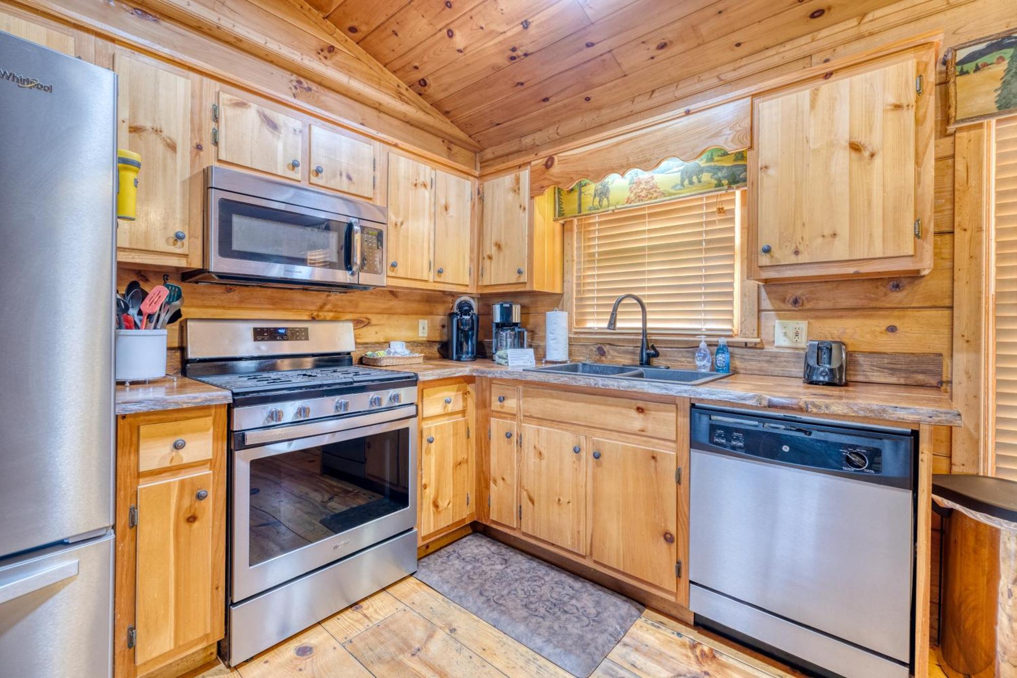 Holiday home Secluded Sunrise Ridge: Mountain View Retreat With Hot Tub Blue Ridge