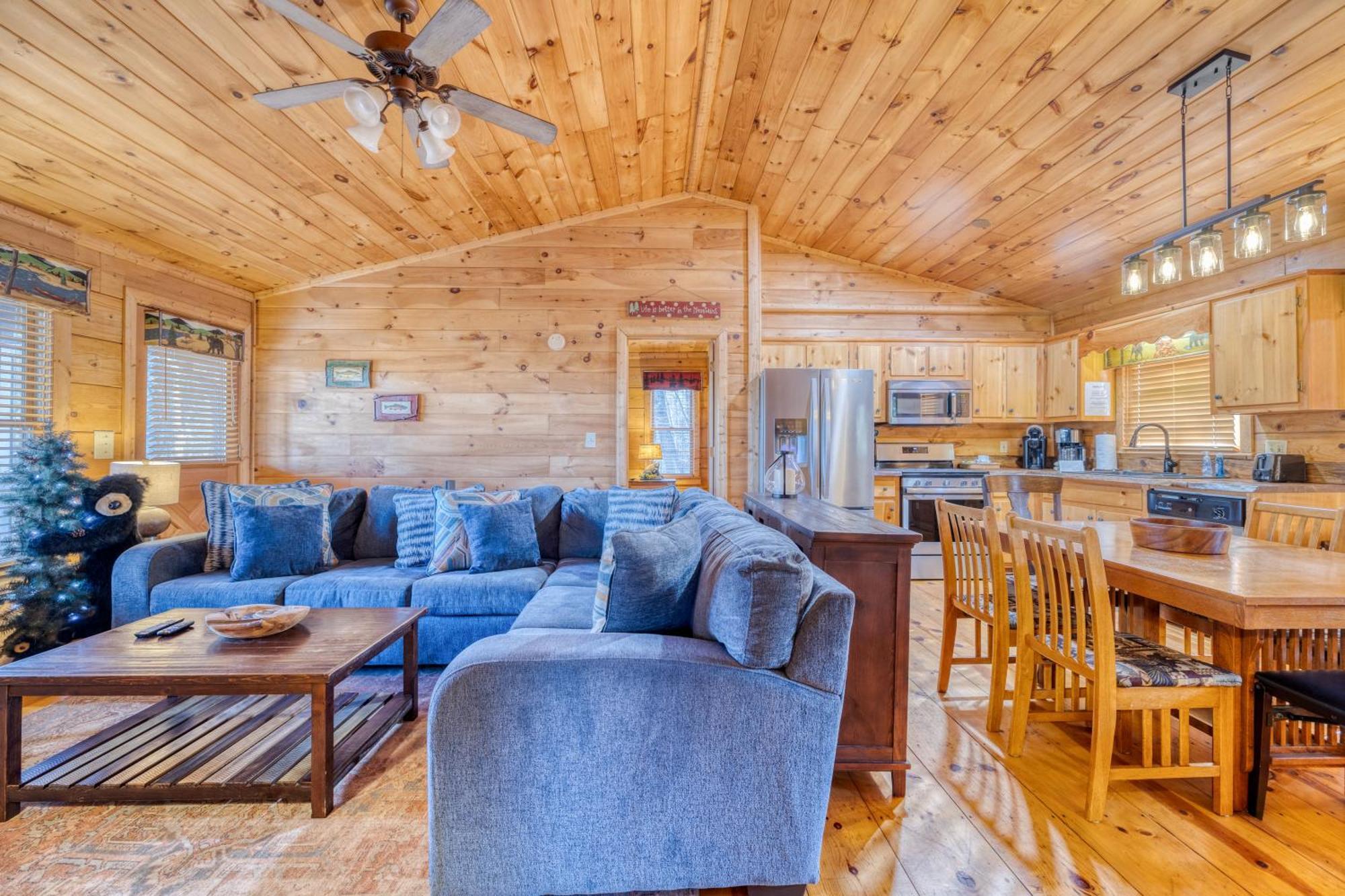 Secluded Sunrise Ridge: Mountain View Retreat With Hot Tub * Blue Ridge